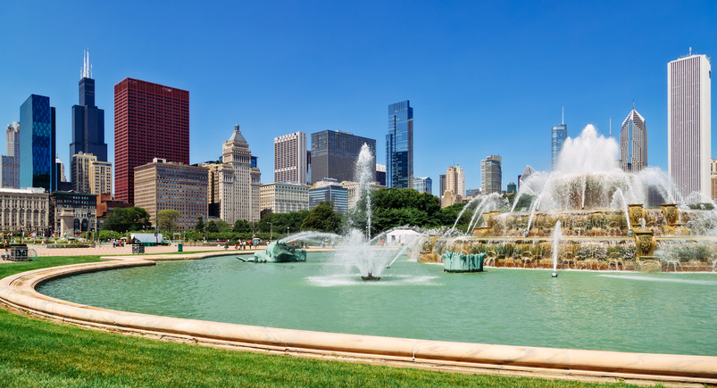 Chicago cityscape and Buckingham Fountain
