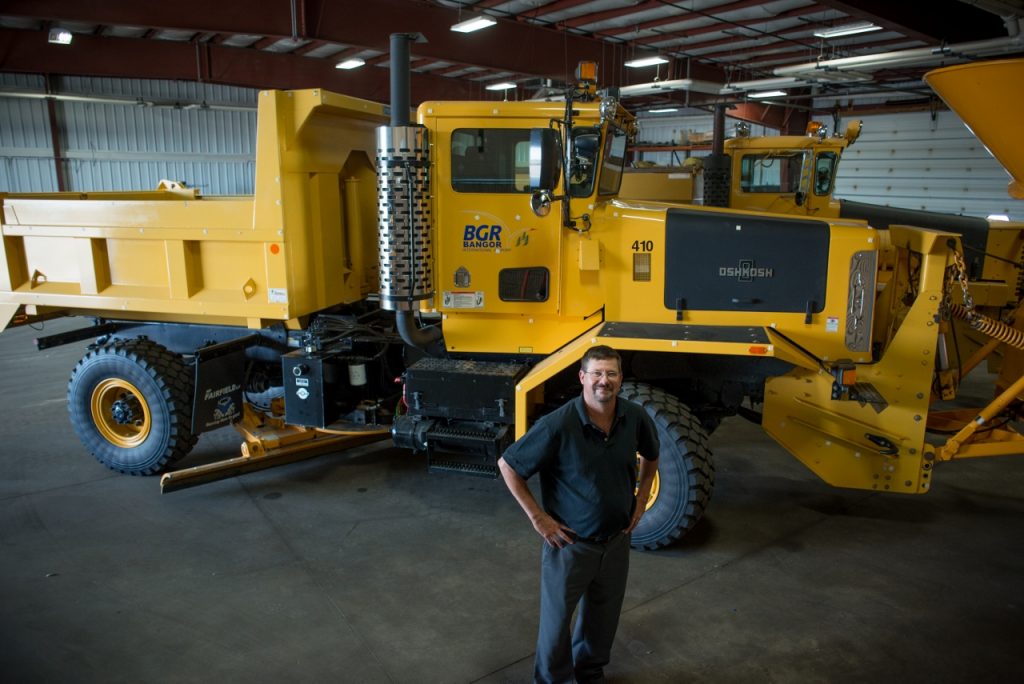 photo of manager of airport operations Curt Davis